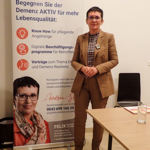 Die Vortragende, akademischen Demenzbegleiterin Andrea Stix 